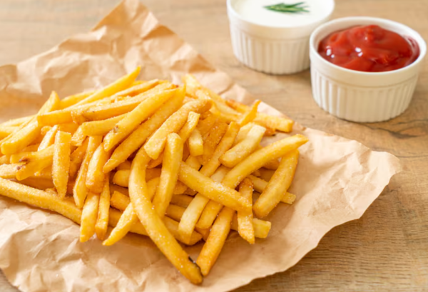 遊日注意｜日本食薯條都有禁忌？ 網民堂食做「1行為」竟惹店員恐慌 