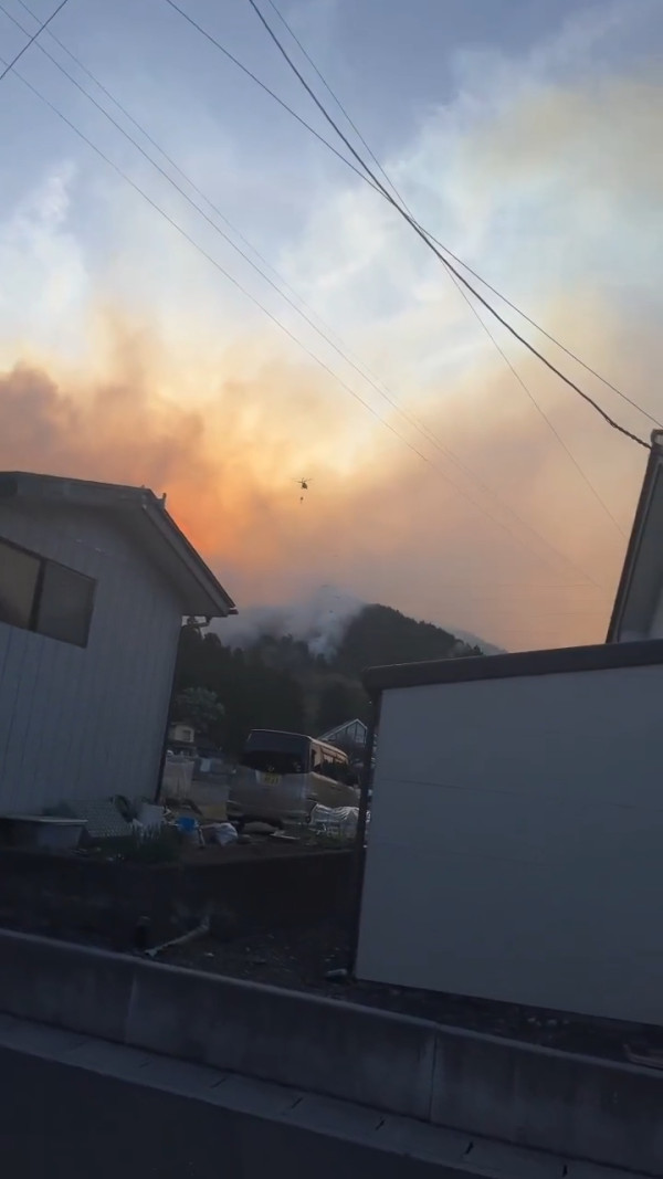 日本岩手縣山火持續三天仍未受控！燒毀面積擴大六倍至1100公頃 逾3千人急疏散 