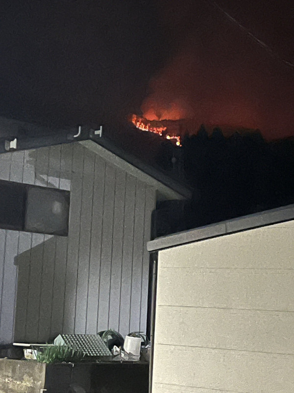 日本岩手縣山火持續三天仍未受控！燒毀面積擴大六倍至1100公頃 逾3千人急疏散 