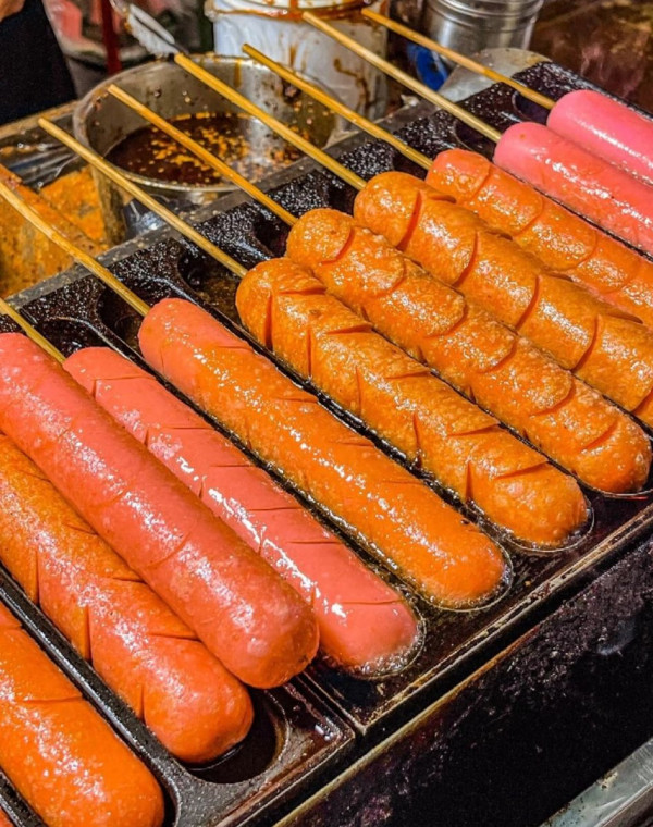 香腸｜夜市大熱「澱粉腸」竟含狗糧骨泥？長期食恐增患癌風險 附消委會7款安全香腸名單