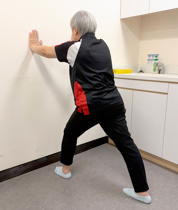 消委會｜半夜睡覺突腳抽筋2招極速自救！專家揭3大預防抽筋飲食清單！切忌「彈震式」越拉越痛 附日常拉伸運動教學