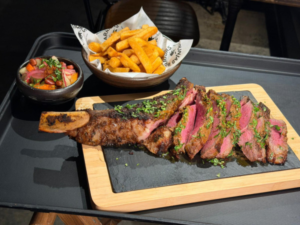 中環餐廳｜印度扒房Punjab Warriors登陸中環！牛骨髓燜飯＋Masala斧頭扒＋招牌羊排／限時半價優惠 (記者實測試食)