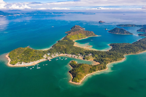 沙頭角碼頭出發 鴨洲海蝕拱都睇到。圖片來源：Facebook@香港地質公園