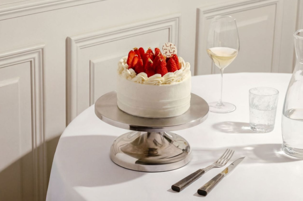 母親節蛋糕推薦2026︱東海堂/香格里拉多款吸精蛋糕推介 早鳥優惠低至8折！最平$269起/超擬真立體玫瑰/優雅天鵝造型