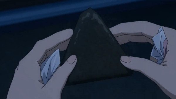 日本網友親授三角飯糰「不沾手」完美拆法！870萬人朝聖3步教學 網民驚呼原來咁簡單？ 