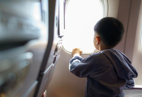 帶BB搭飛機切忌優先登機？前空姐揭提早上機反惹小孩情緒崩潰 
