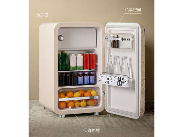 告別炎夏！Labubu 限定小雪櫃登場：機身細細竟有「真‧冰格」？擺房飲冰凍可樂爽爆！ 【附入手攻略】