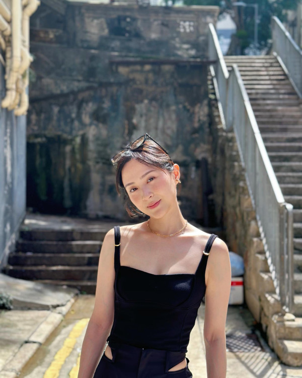 TVB小花床上內衣寫真極少布拋低港姐形象 疑因性感尺度太過火極速Del相？