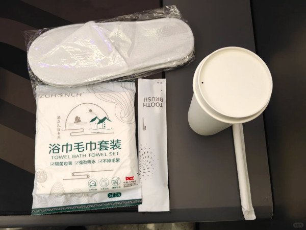 五一香港酒店太貴？銅鑼灣單人包廂過夜僅$45！包沖涼送浴巾免費充電