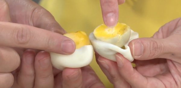 烚蛋蛋黃變灰綠色係重金屬污染會食壞腦？營養師揭開1個真正原因！附4步煮出黃金烚蛋