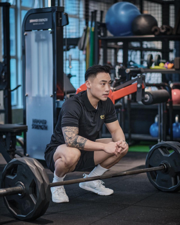 阿Sa老公｜蔡卓妍宣布與男友林俊賢結婚！33歲老公背景起底：月入10萬星級健身教練