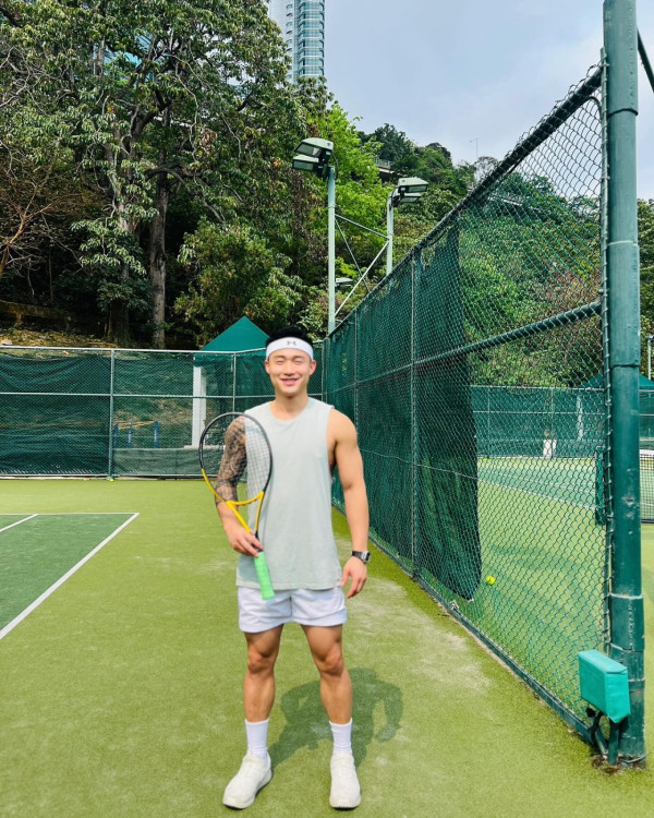 阿Sa老公｜蔡卓妍宣布與男友林俊賢結婚！33歲老公背景起底：月入10萬星級健身教練