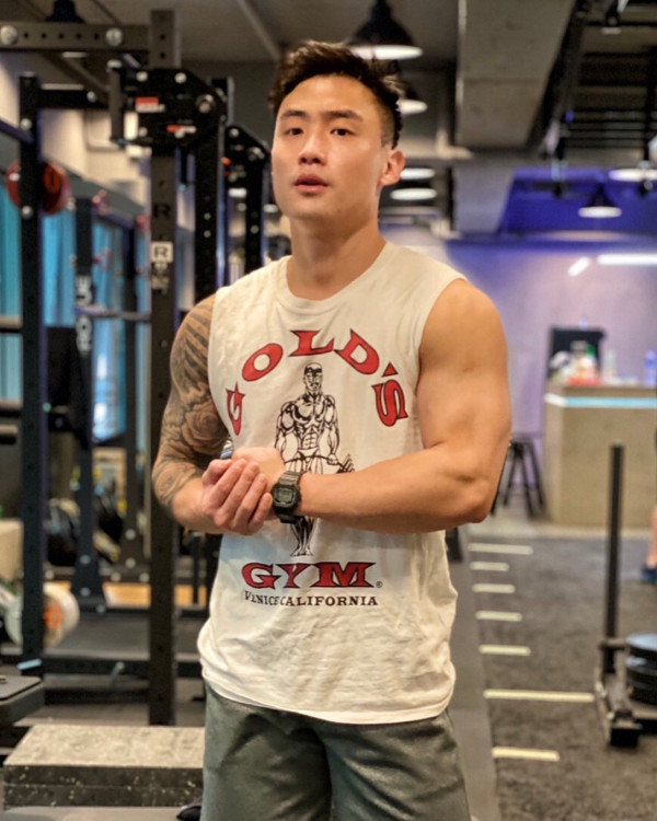 阿Sa老公｜蔡卓妍宣布與男友林俊賢結婚！33歲老公背景起底：月入10萬星級健身教練