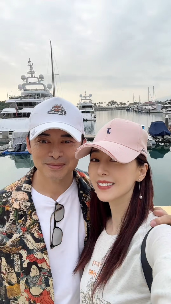 樊少皇突爆「唔離婚論」激嬲老婆賈曉晨 屢傳婚變JJ即場變臉私下互動曝光