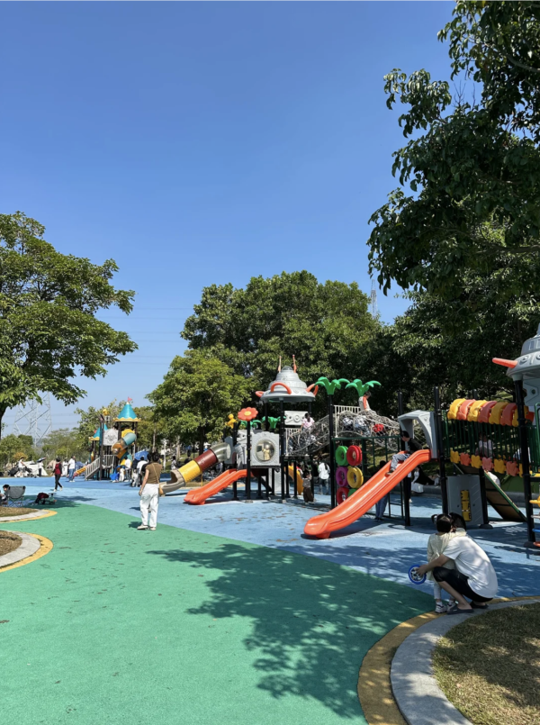 深圳石岩陌上花公園紫色馬鞭草花海盛放！附單車徑、露營區、兒童樂園親子必去 