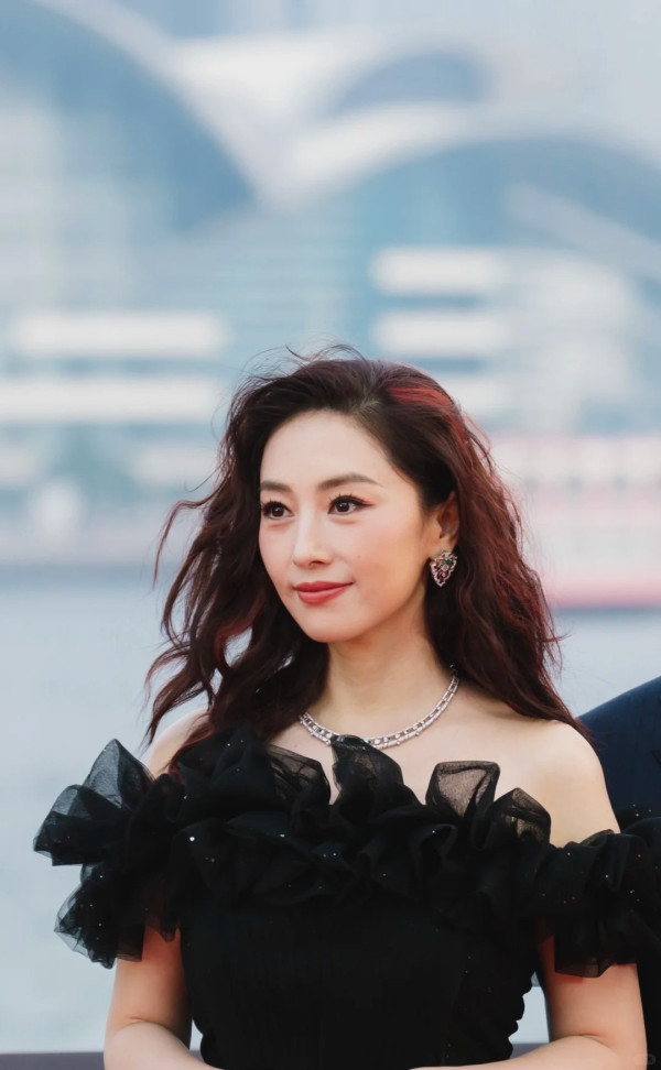 樊少皇突爆「唔離婚論」激嬲老婆賈曉晨 屢傳婚變JJ即場變臉私下互動曝光