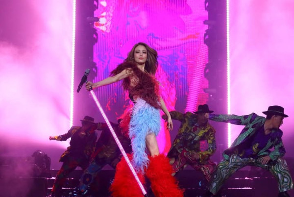 英皇群星演唱會｜容祖兒預測歌單24首必唱情歌+跳唱快歌！預告17分鐘solo舞台