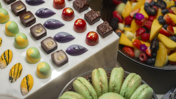 中環文華東方酒店自助餐買一送一+第3位$51！任食波士頓龍蝦/阿拉斯加帝王蟹腳/生炸乳鴿/文華芝士蛋糕/燕窩蛋撻