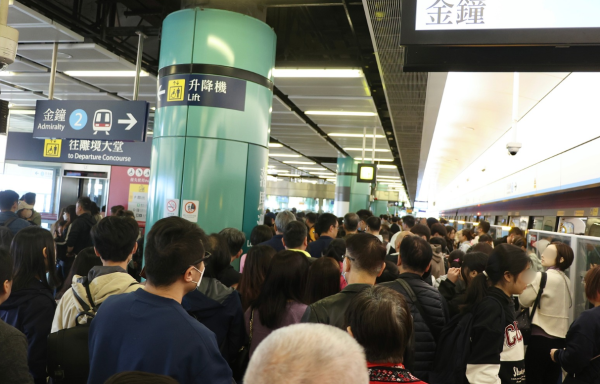 五一北上｜羅湖、落馬洲港鐵站推30分鐘免費充電 增設關愛通道助出行