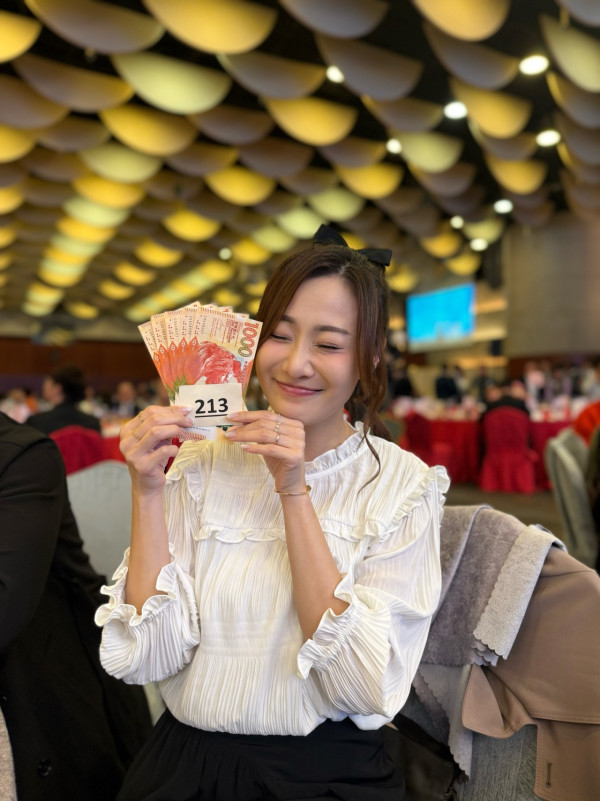 39歲朱智賢失戀兩年IG突晒婚紗照！自爆「好事近」疑似秘婚惹網民洗版恭喜