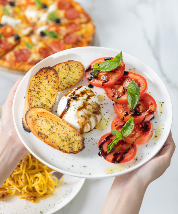 長沙灣打卡秘點 | 幾何+綠林風梯級園林廣場！附周邊4大必吃