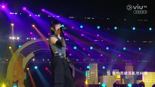 Chill Club頒獎禮2026｜姜濤炎明熹破天荒同台合體表演 兩大頂流合唱最後一幕令人尖叫