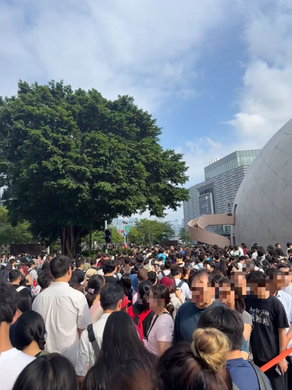 五一小紅書攻略攻陷全港！星際城市逼爆、遊客棄纜車徒步1小時上太平山
