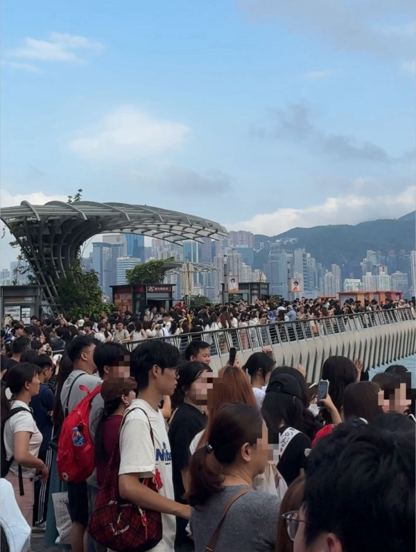 五一小紅書攻略攻陷全港！星際城市逼爆、遊客棄纜車徒步1小時上太平山