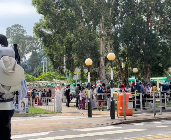 五一小紅書攻略攻陷全港！星際城市逼爆、遊客棄纜車徒步1小時上太平山