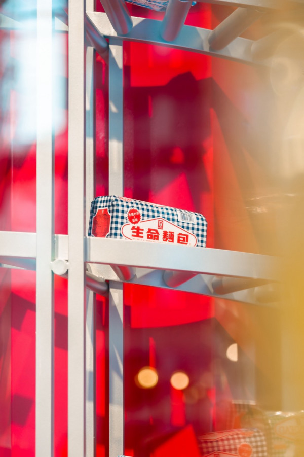 朗豪坊x嘉頓呈獻跨界聯乘限定活動 潮流服飾/精品/創意熱狗/必買復古鐵盒手指餅