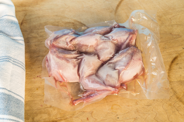 生肉入冰格別再用保鮮紙！專家教用1物替代鎖汁防凍傷 忌放1處解凍 放超過這時間恐中毒致癌