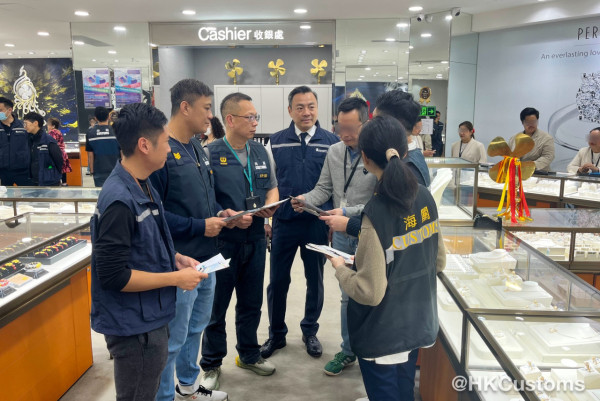 政府筍工｜香港海關請督察起薪點48K！5月舉辦招聘體驗日 免費穿梭巴士接送！附海關起薪晉升表／薪酬表