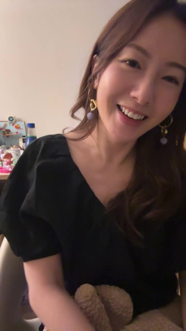 YT周殷廷正式認愛38歲失婚港姐！女友梁雅琳身份起底08年港姐轉戰飲食界育一女