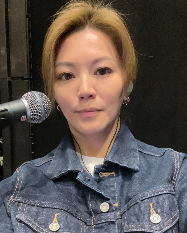 49歲女藝人結束18年婚姻後轉戰保險業 離婚逆襲成功傳年薪高達300萬