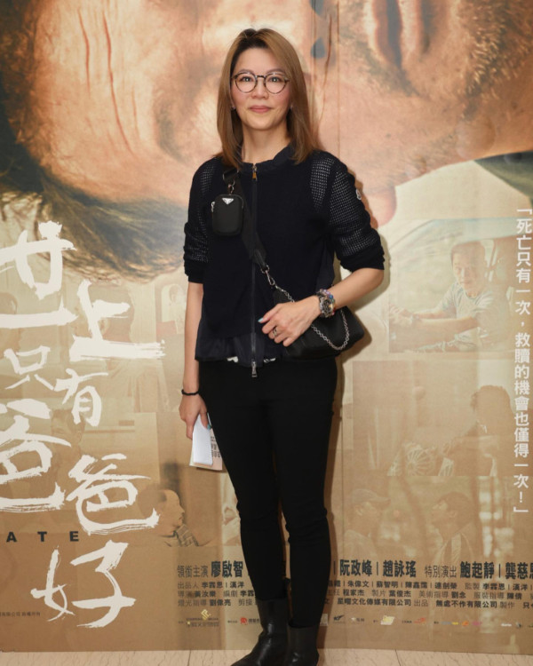 49歲女藝人結束18年婚姻後轉戰保險業 離婚逆襲成功傳年薪高達300萬