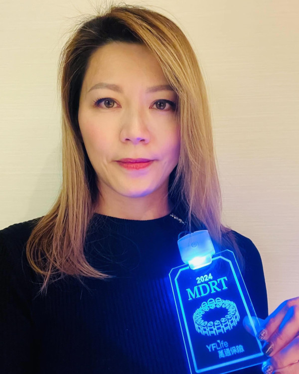 49歲女藝人結束18年婚姻後轉戰保險業 離婚逆襲成功傳年薪高達300萬