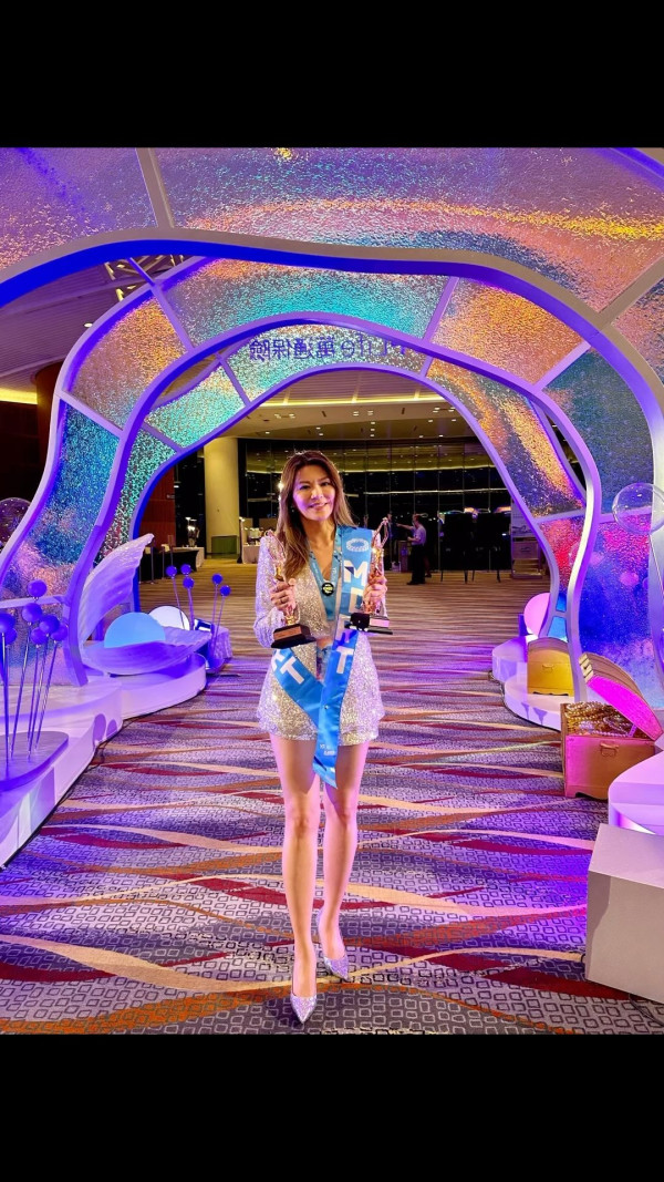 49歲女藝人結束18年婚姻後轉戰保險業 離婚逆襲成功傳年薪高達300萬