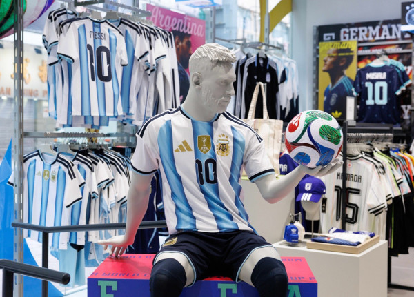 adidas FIFA世界盃期間限定主題店旺角開幕！國家隊球衣發售/AI換裝自拍亭/限時消費禮遇