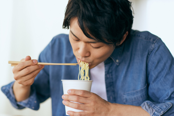 消委會杯麵評測｜20款杯麵全屬高鈉 9款食一杯即超世衛上限極傷腎 附香港7大高分即食麵
