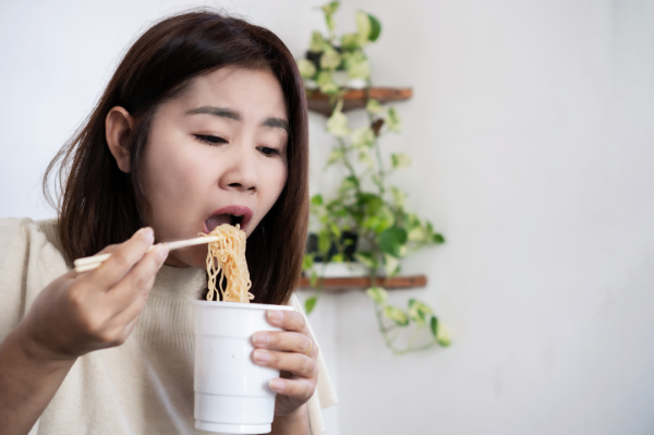 消委會杯麵評測｜20款杯麵全屬高鈉 9款食一杯即超世衛上限極傷腎 附香港7大高分即食麵