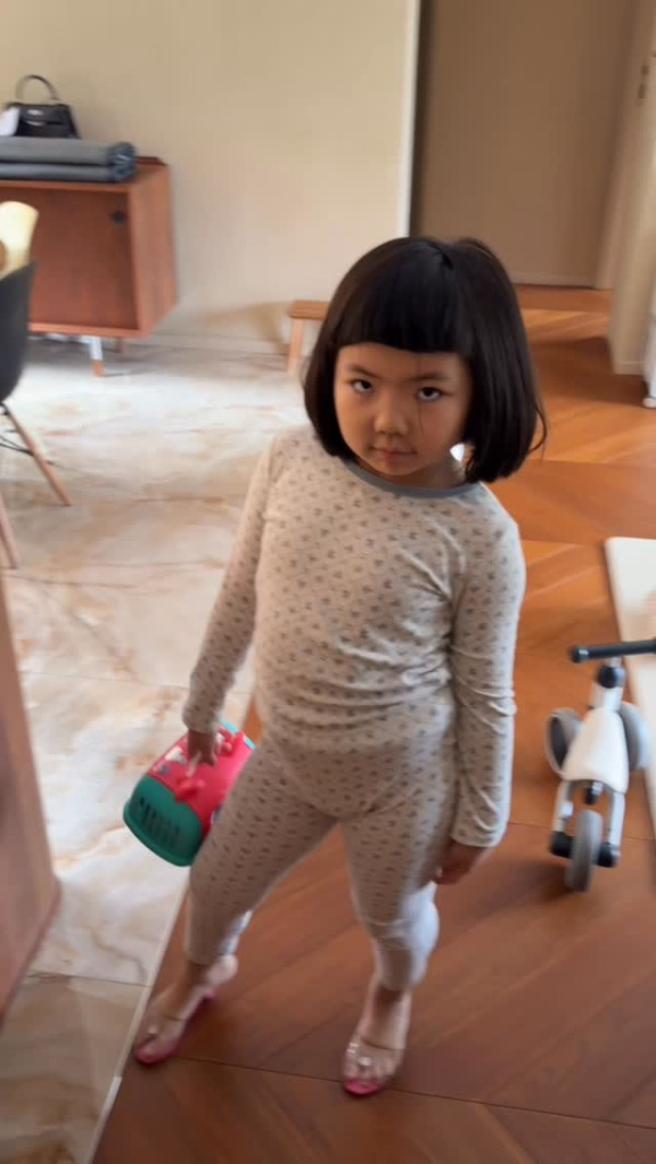 星二代Lucy媽媽被斥「帶頭霸凌」女兒 千字文首度反擊指控：說我不配當媽媽
