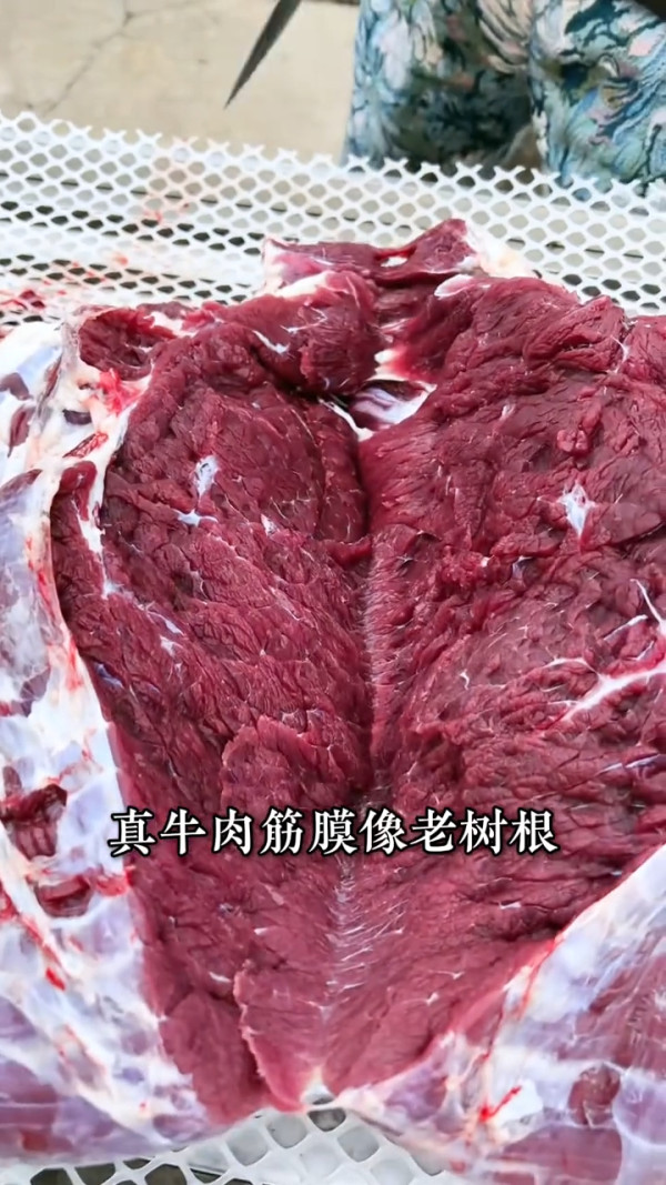 內地餐廳標榜「原切肉任食」實際是「合成肉」？ 肉類檢測員教你三招分辨真假！ 