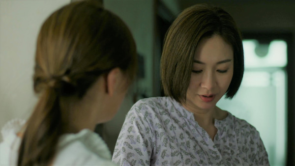 重案解密丨朱晨麗神經質演技扮大肚剖腹取嬰 一秒變臉精神錯亂令人心寒