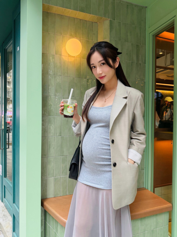 前TVB小花懷胎9個月零妊娠紋巨肚曝光！卸貨在即影大肚孕照一細節暗揭BB性別