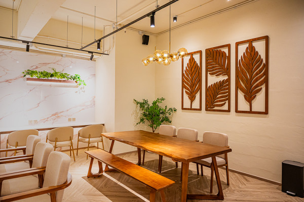 迷你倉都有貴賓室？蘋果迷你倉首間設有VIP Lounge分店 服務設施齊全誇張到連按摩椅都有 網民︰以為去咗會所