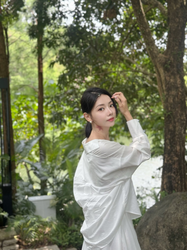 41歲TVB女藝人突然宣布又再改名！連姓都改埋求轉運 真名竟然叫陳曉華？