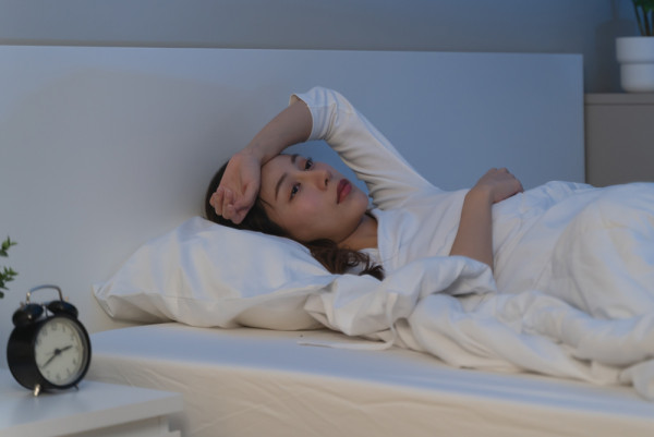 晚晚焦慮瞓唔著? 睡眠焦慮人數急增！從腸腦軸入手 打破失眠惡性循環