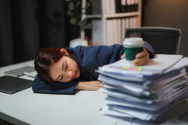 晚晚焦慮瞓唔著? 睡眠焦慮人數急增！從腸腦軸入手 打破失眠惡性循環