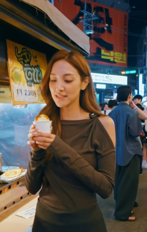 陳凱琳坐大排檔開餐竟無人認出！掃街零遮掩獲網民激讚：同普通人一樣