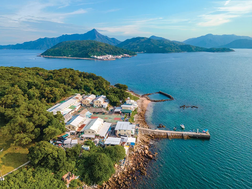唔出國都極療癒！香港8大睇海秘境名單獲力推 離島歎異國慢活風情